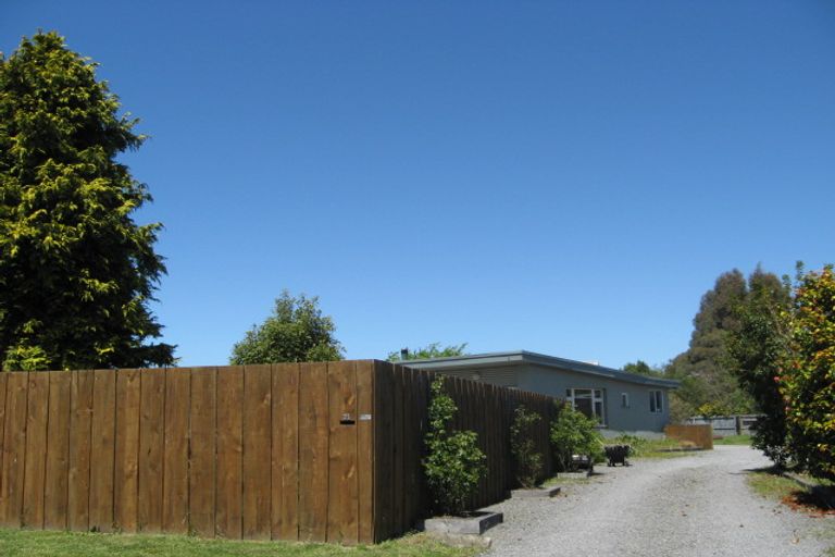 Photo of property in 21 Woodend Road, Woodend, 7610