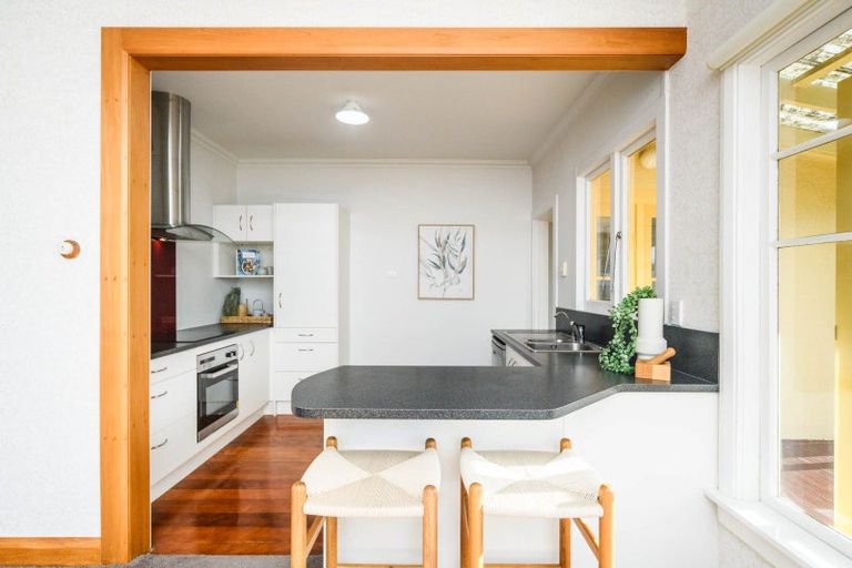 Photo of property in 18 Mahoe Avenue, Takaro, Palmerston North, 4410