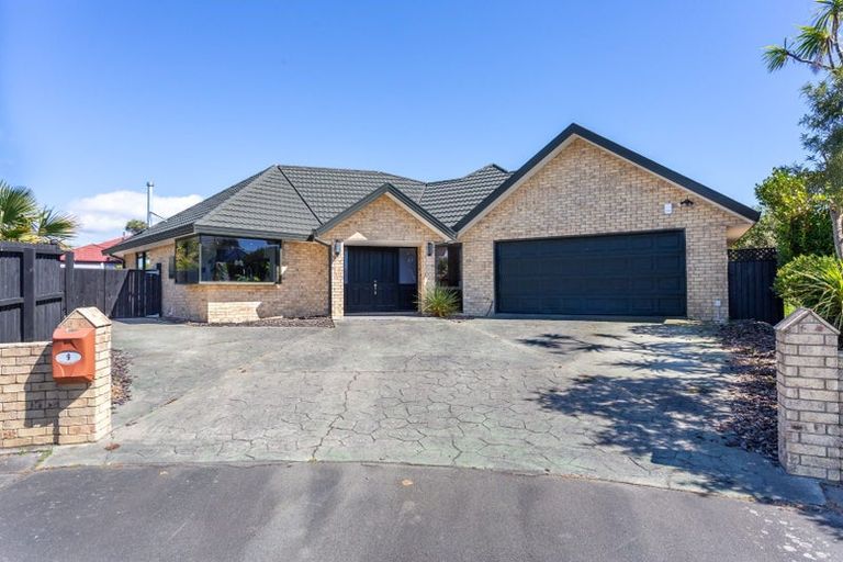 Photo of property in 9 Evenwood Place, Waimairi Beach, Christchurch, 8083