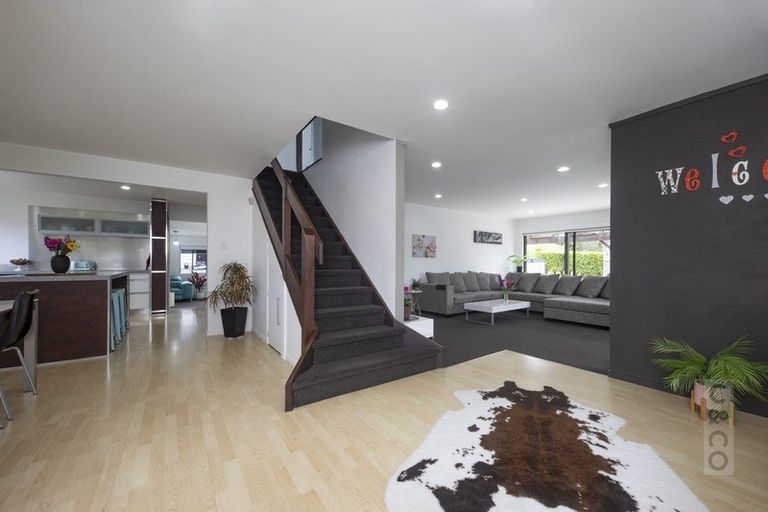 Photo of property in 206 Waitakere Road, Waitakere, Henderson, 0782