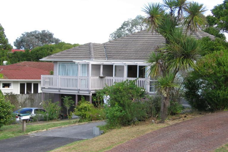 Photo of property in 31 Taupo Street, Green Bay, Auckland, 0604