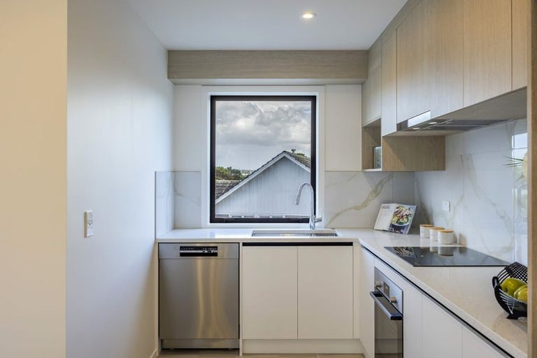 Photo of property in 8/8 Sheehan Road, Te Atatu South, Auckland, 0610