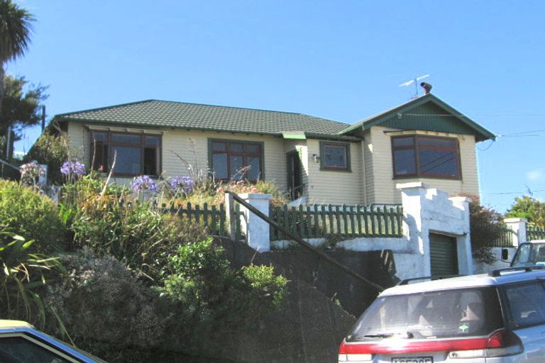 Photo of property in 17 Aranoni Street, Island Bay, Wellington, 6023