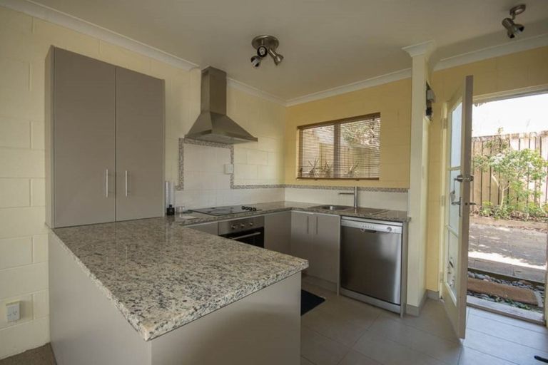 Photo of property in 2/138 Rangatira Road, Beach Haven, Auckland, 0626