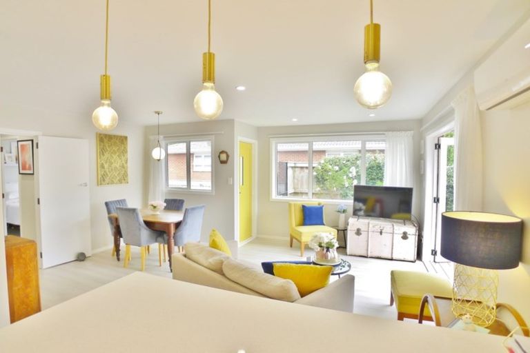 Photo of property in 25a Lidcombe Place, Avondale, Auckland, 1026