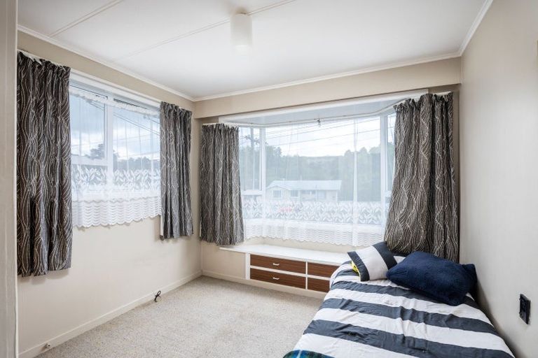 Photo of property in 5 Oranga Street, Marfell, New Plymouth, 4310
