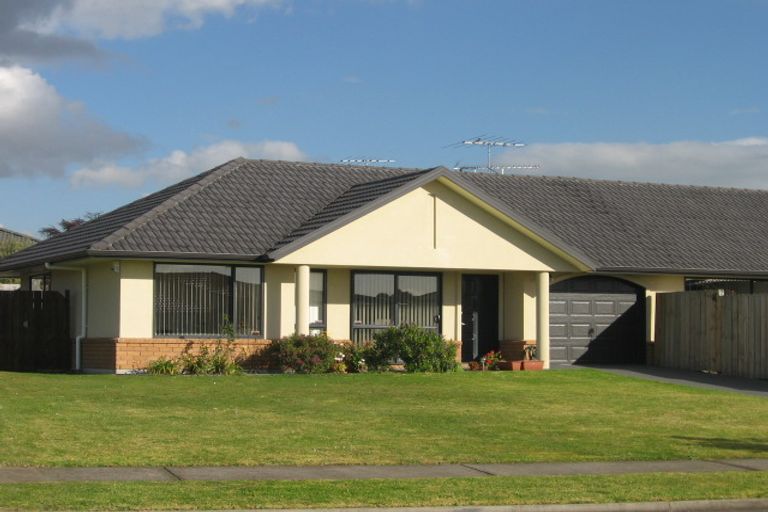 Photo of property in 14 Redcastle Drive, East Tamaki, Auckland, 2013