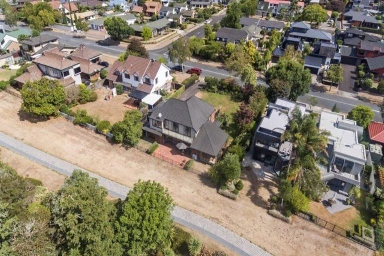 Photo of property in 74 Delamare Road, St Andrews, Hamilton, 3200