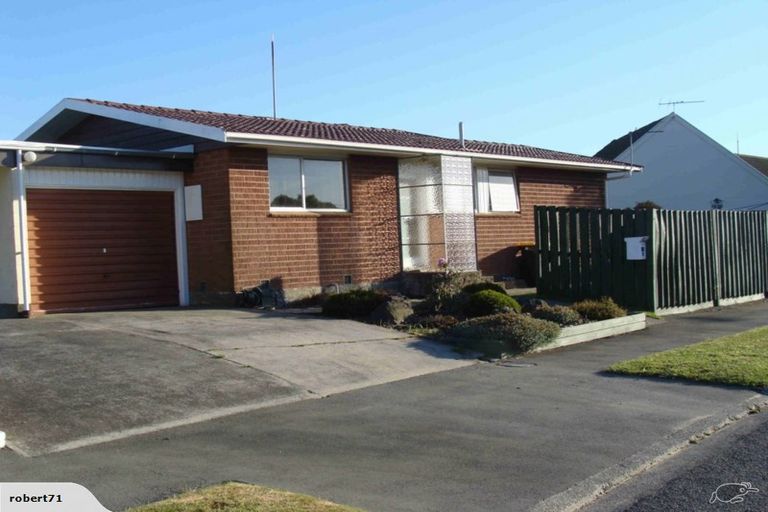 Photo of property in 2/41 Delaware Crescent, Russley, Christchurch, 8042