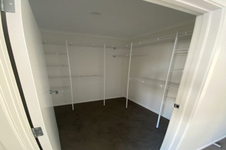 Photo of property in 9 Hammick Crescent, Pyes Pa, 3112