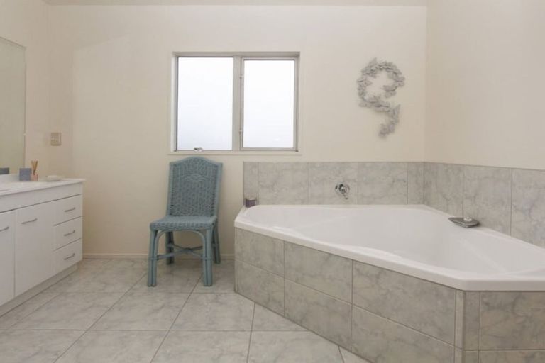 Photo of property in 36a Taylors Avenue, Bryndwr, Christchurch, 8052