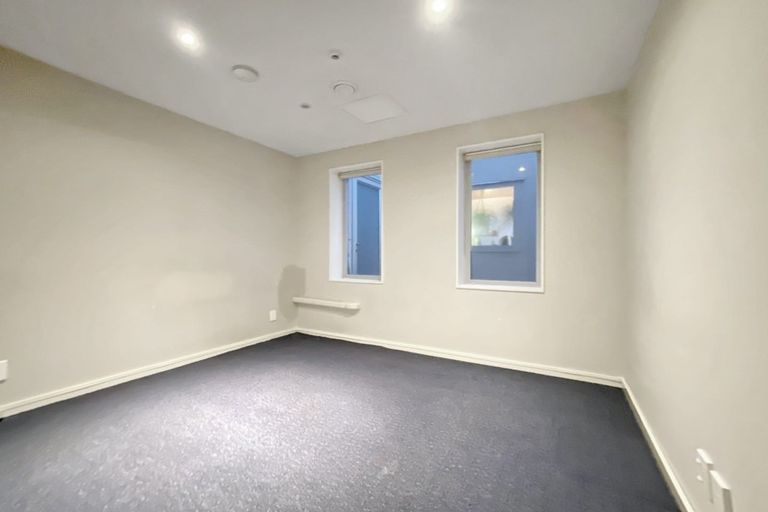Photo of property in 2/35 Home Street, Mount Victoria, Wellington, 6011