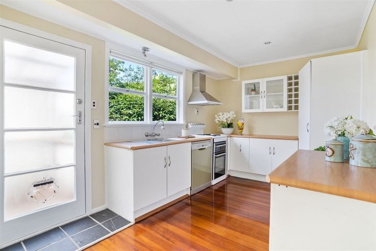 Photo of property in 1/33 Exmouth Road, Northcote, Auckland, 0627