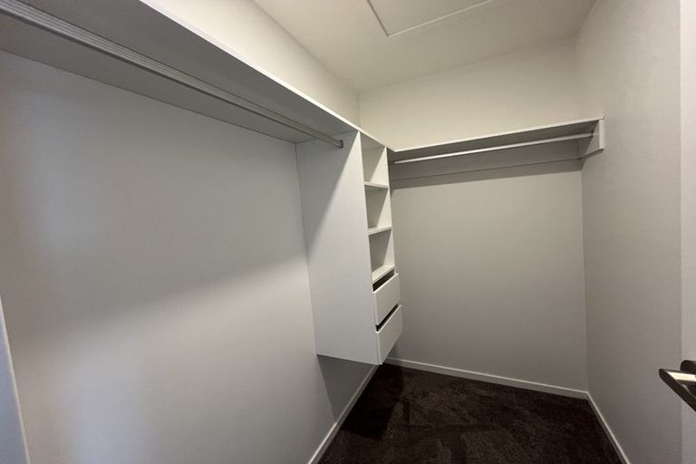 Photo of property in 7b Glenshee Place, Highland Park, Auckland, 2010