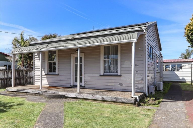 Photo of property in 43 Brookes Street, Inglewood, 4330