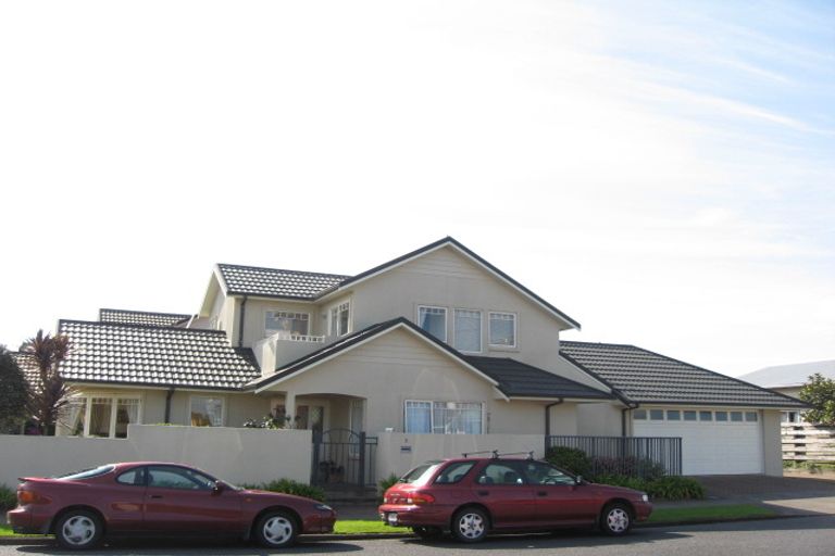 Photo of property in 7 Cutfield Road, New Plymouth, 4310