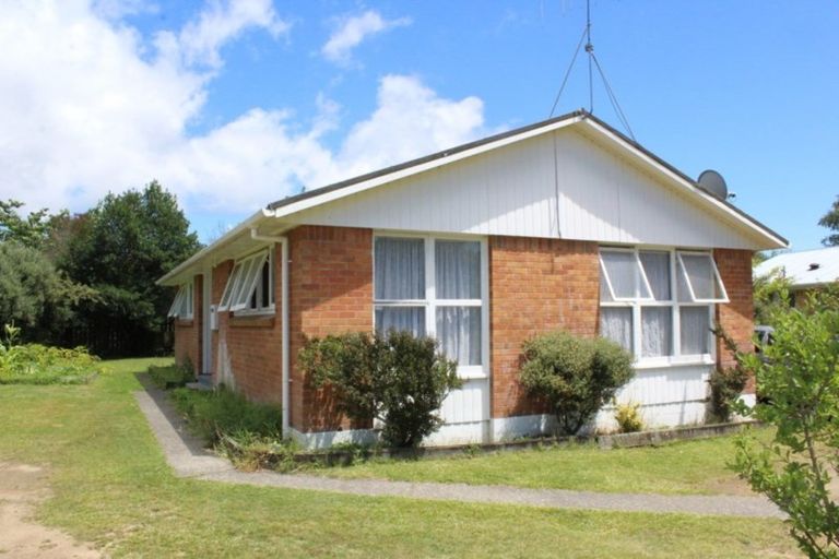 Photo of property in 11 Parekarangi Grove, Turangi, 3334