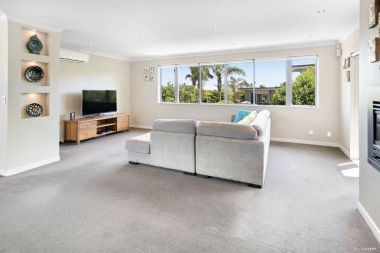 Photo of property in 1/62 Sorrel Crescent, Bucklands Beach, Auckland, 2012