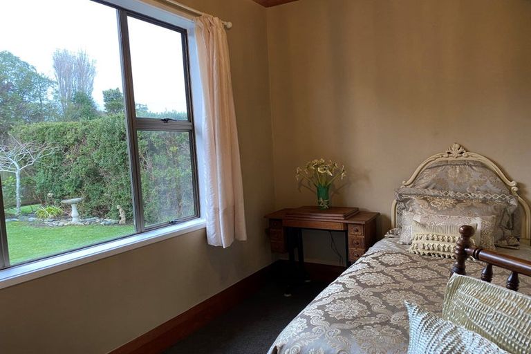 Photo of property in 43 Watt Road, Otatara, Invercargill, 9879