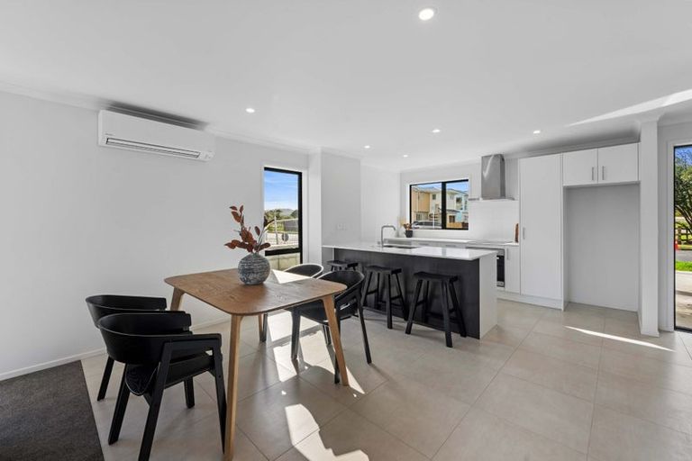 Photo of property in 1 Paapaakiri Loop, Takanini, 2112