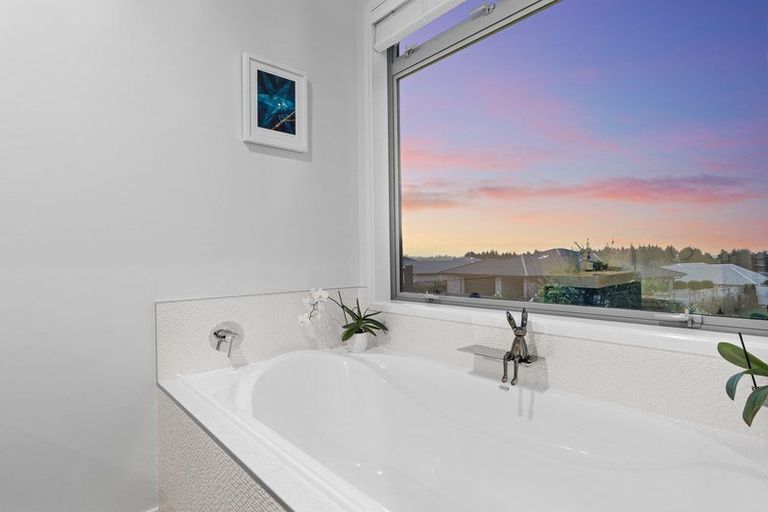 Photo of property in 9 Damien Place, Ohauiti, Tauranga, 3112