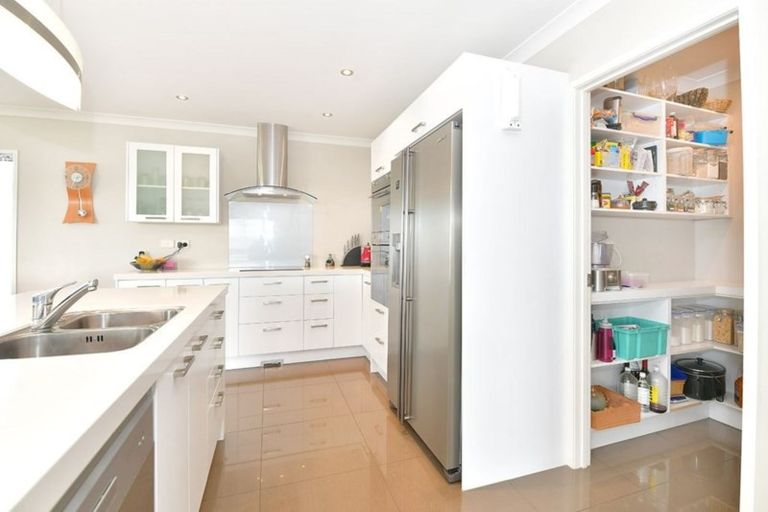 Photo of property in 7 Spyglass Street, Red Beach, 0932