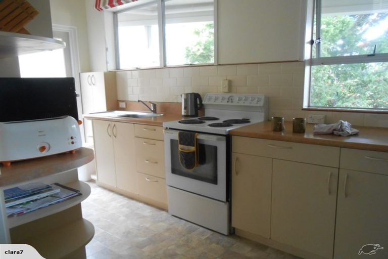 Photo of property in 1/87-89 Hinemoa Street, Birkenhead, Auckland, 0626