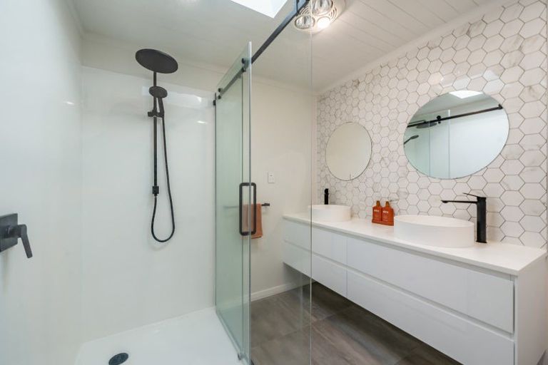 Photo of property in 41 Lincoln Avenue, Epuni, Lower Hutt, 5011