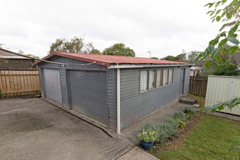 Photo of property in 14 Penfold Place, Henderson, Auckland, 0610