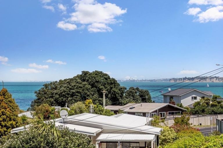 Photo of property in 906 Whangaparaoa Road, Manly, Whangaparaoa, 0930