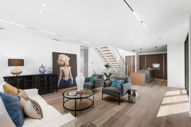 Photo of property in 146a Straven Road, Fendalton, Christchurch, 8014