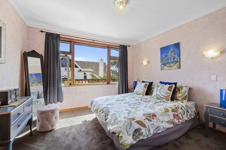 Photo of property in 10 Bulteel Street, New Plymouth, 4310
