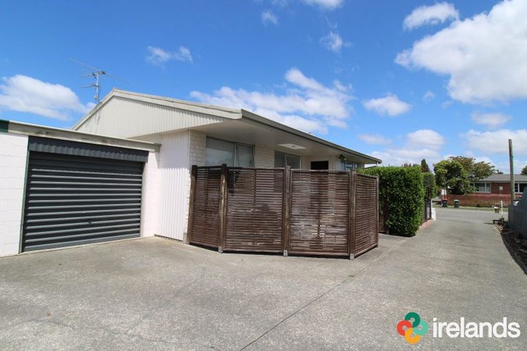 Photo of property in 1/176 Grimseys Road, Redwood, Christchurch, 8051