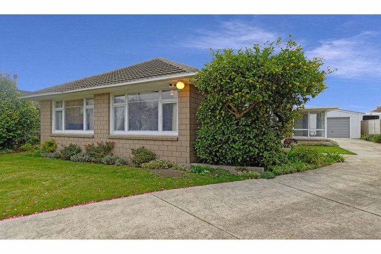 Photo of property in 21 Kinnaird Place, Hillmorton, Christchurch, 8025