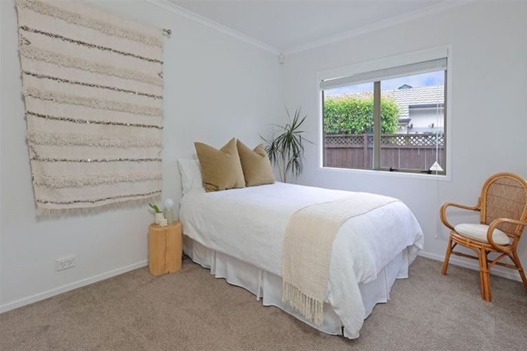 Photo of property in 22 Graven Court, Henderson, Auckland, 0612