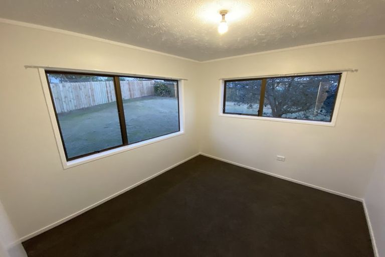 Photo of property in 17 Brougham Place, West Harbour, Auckland, 0618
