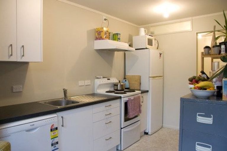 Photo of property in 2 Foyle Street, Island Bay, Wellington, 6023