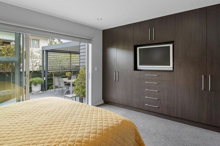 Photo of property in 297 Eastern Terrace, Sydenham, Christchurch, 8023