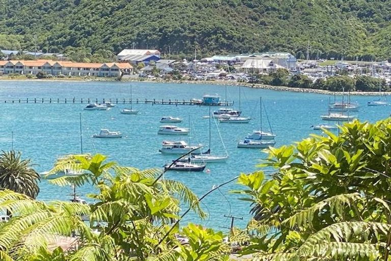 Photo of property in 13 Arthur Crescent, Waikawa, Picton, 7220