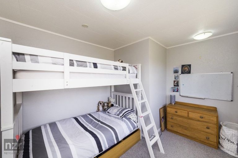 Photo of property in 6 King Street, Halcombe, Feilding, 4779