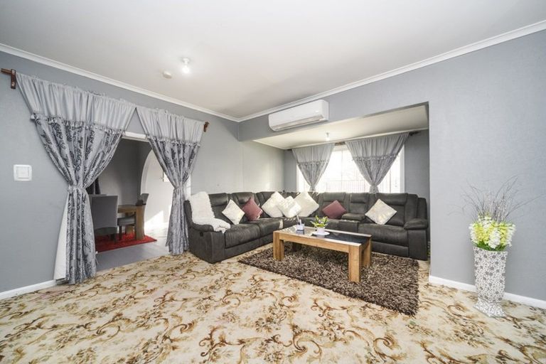 Photo of property in 698 Pioneer Highway, Takaro, Palmerston North, 4412
