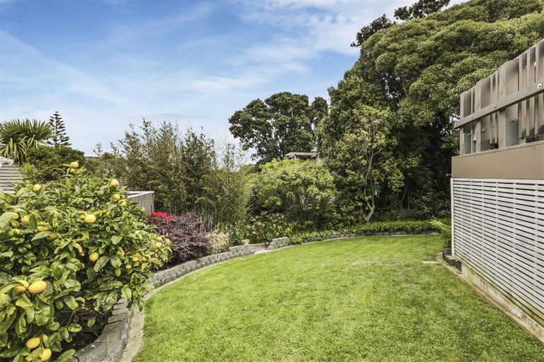 Photo of property in 36 Mana View Road, Paremata, Porirua, 5026