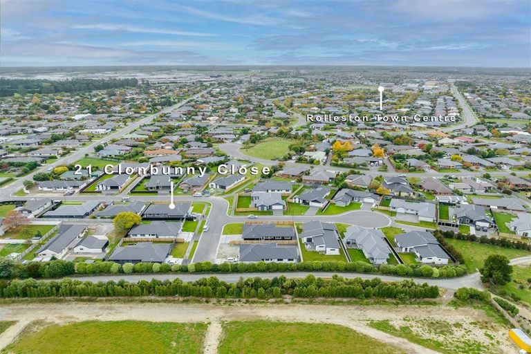 Photo of property in 21 Clonbunny Close, Rolleston, 7614