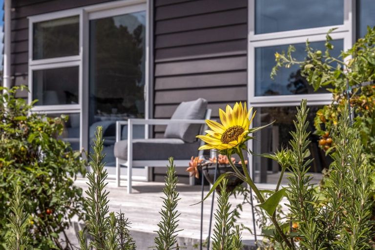 Photo of property in 19 Sea View Road, Ostend, Waiheke Island, 1081