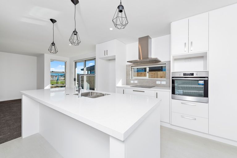 Photo of property in 42 Te Kio Crescent, Papamoa Beach, Papamoa, 3118