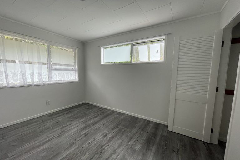 Photo of property in 14 Erica Road, Sunnynook, Auckland, 0620