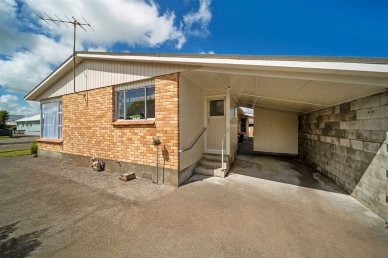 Photo of property in 15 Grey Street, Hawera, 4610