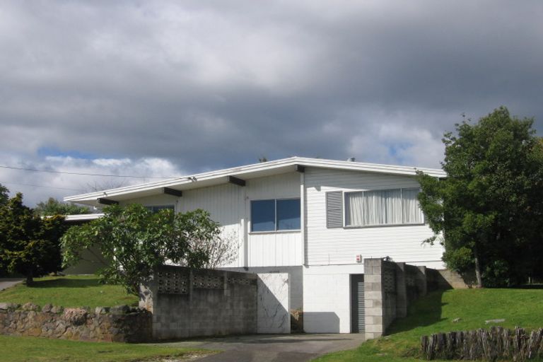 Photo of property in 6 Chesham Avenue, Waipahihi, Taupo, 3330