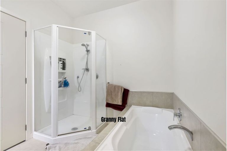 Photo of property in 10 Treetops Way, Bayview, Auckland, 0629