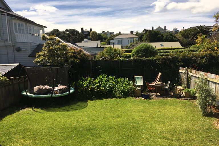 Photo of property in 30 Queens Parade, Devonport, Auckland, 0624